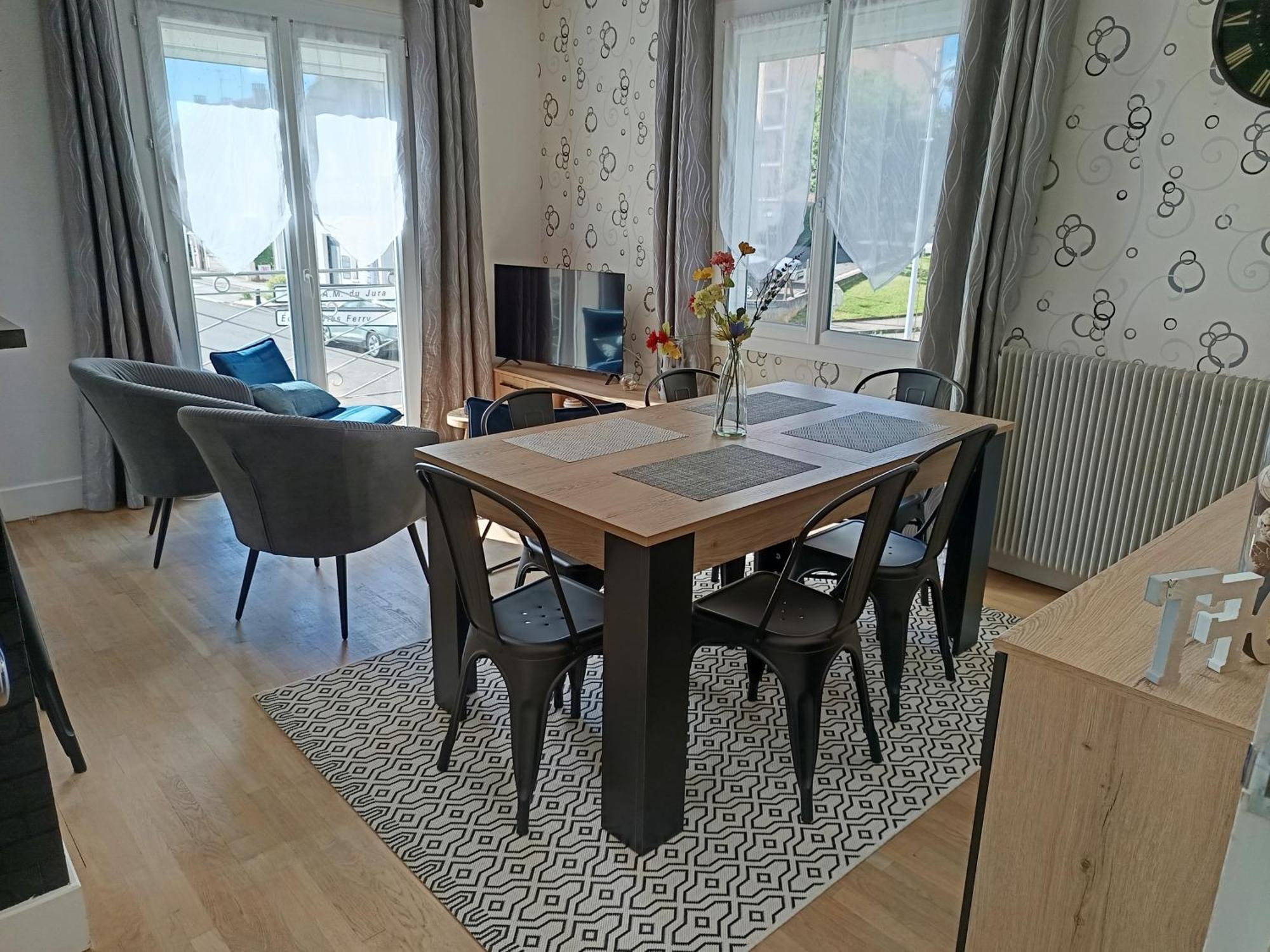 Maison De Ville 70M² Champagnole Esterno foto